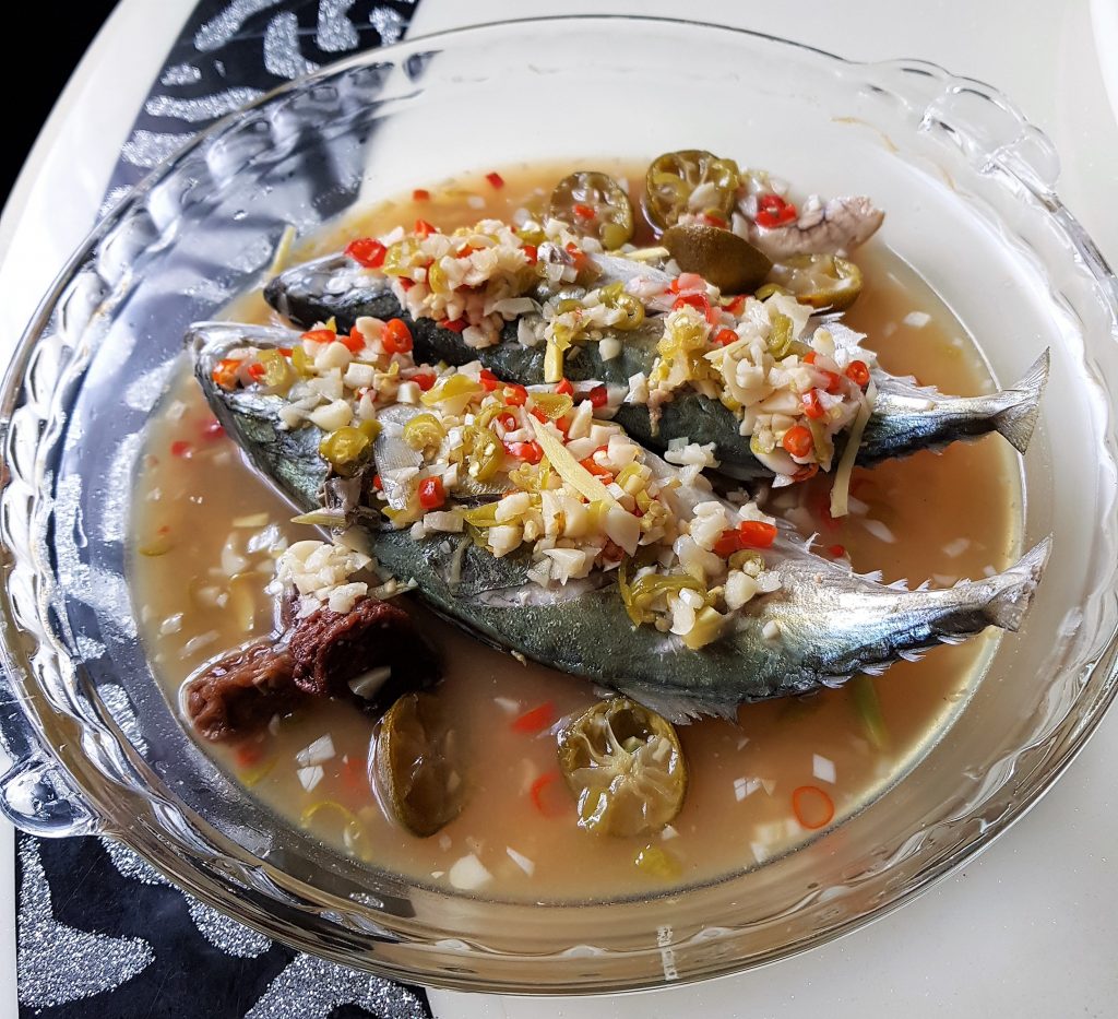 Steamed fish with lime